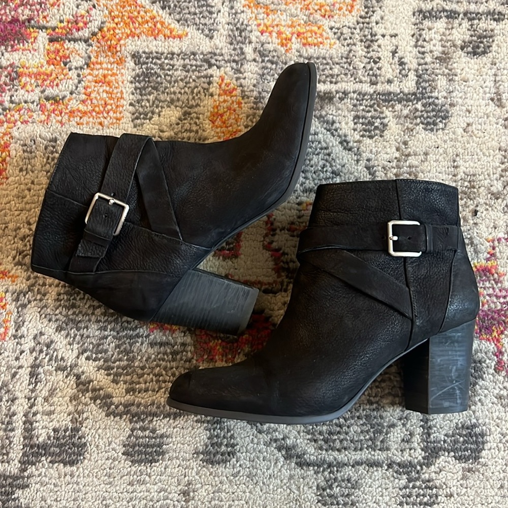 Cole haan black suede ankle boots booties heels grand os sz 8.5